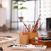 アート作品を作りたい発表したい